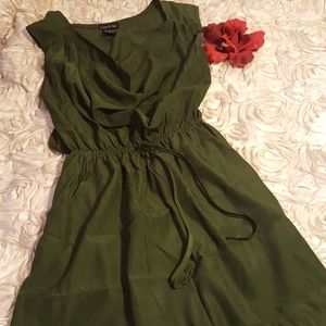 Love Ari Womens Dress - Sz Small.